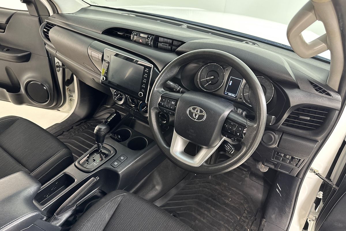 2021 Toyota HILUX SR (4x4) GUN126R 4X4