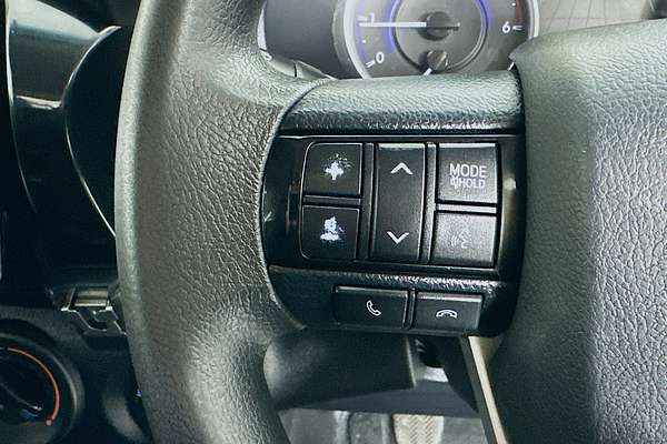 2017 Toyota HILUX SR (4x4) GUN126R 4X4