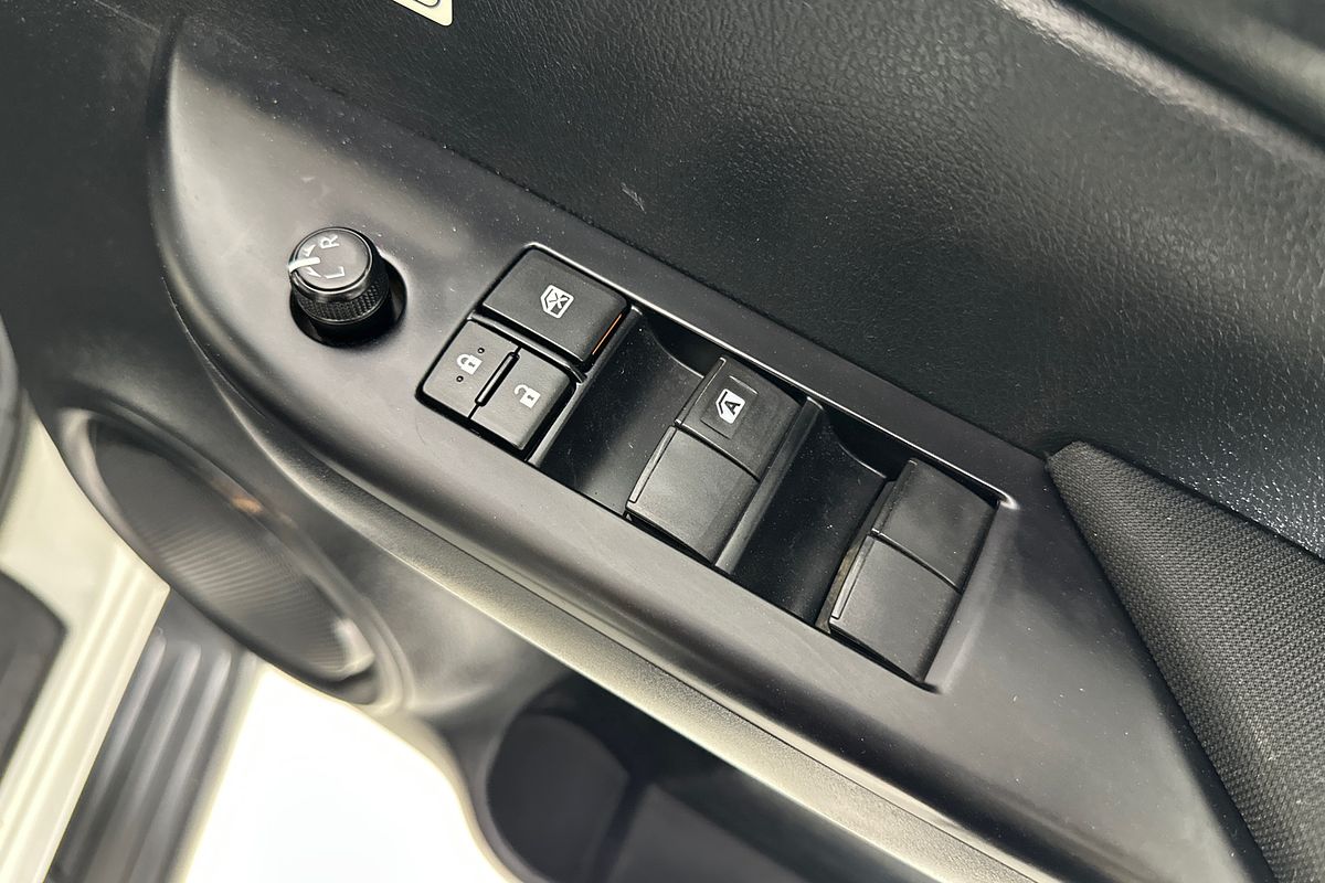 2021 Toyota HILUX SR (4x4) GUN126R 4X4