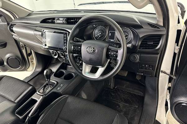 2020 Toyota HILUX SR (4x4) GUN126R FACELIFT 4X4