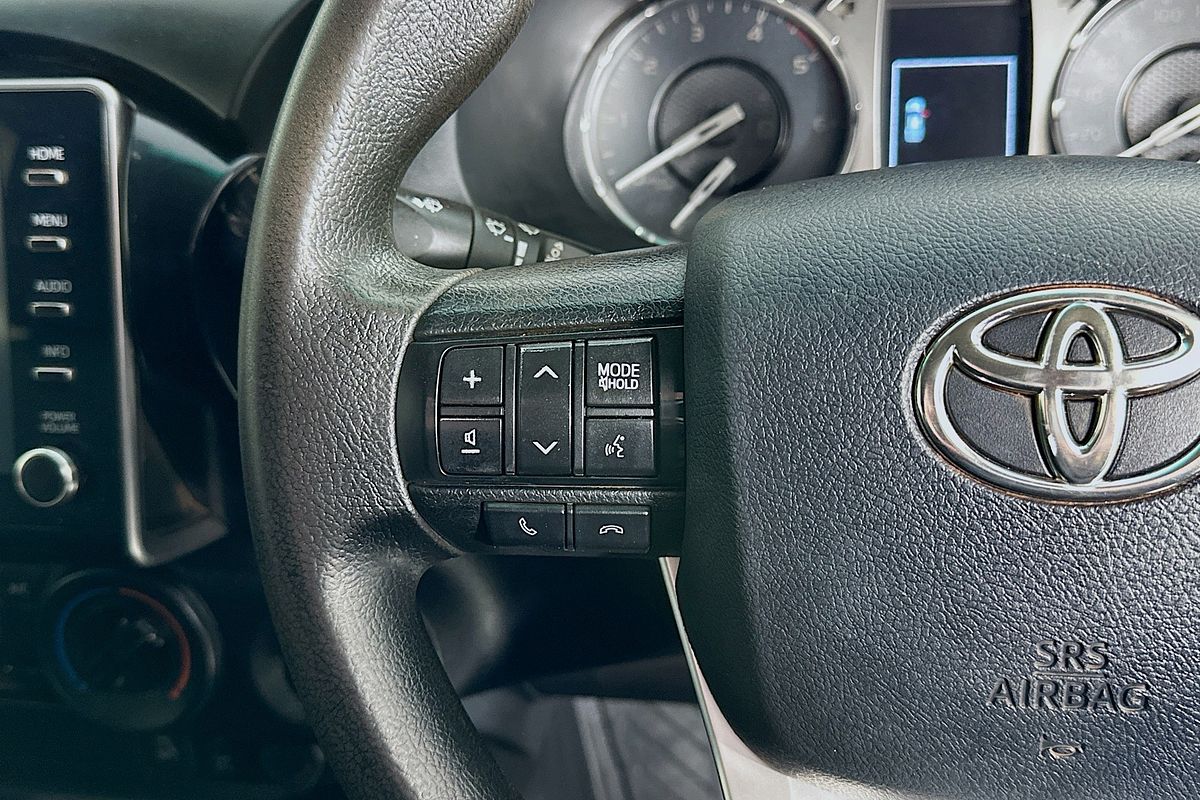 2021 Toyota HILUX SR (4x4) GUN126R FACELIFT 4X4