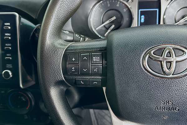 2021 Toyota HILUX SR (4x4) GUN126R FACELIFT 4X4