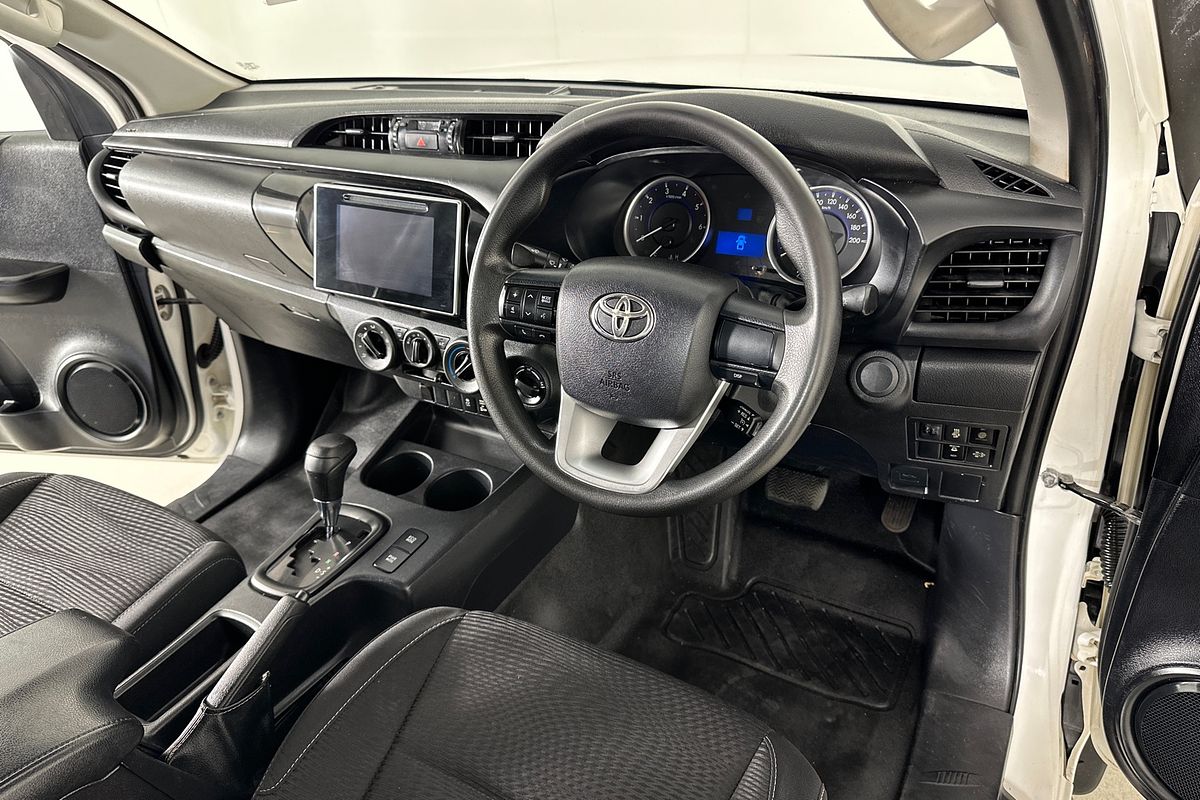 2018 Toyota HILUX SR (4x4) GUN126R MY19 4X4