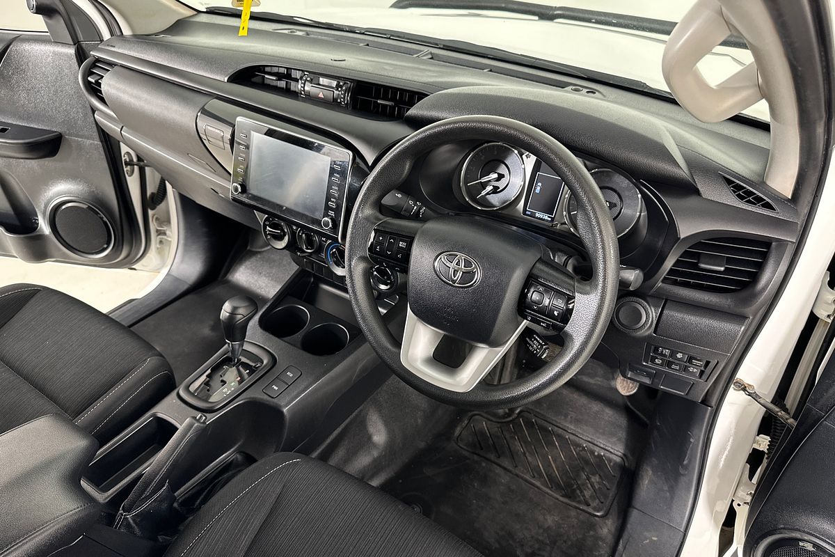 2021 Toyota HILUX SR (4x4) GUN126R FACELIFT 4X4