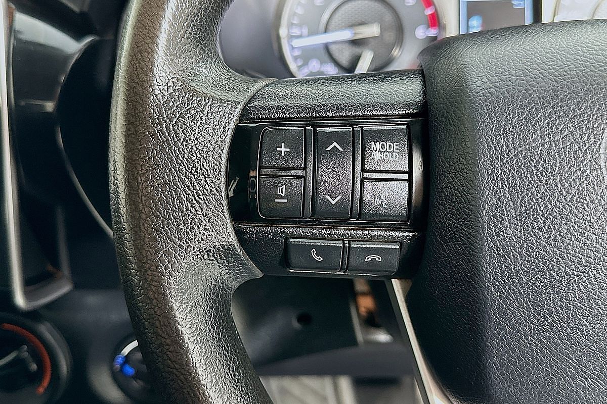 2021 Toyota HILUX SR (4x4) GUN126R FACELIFT 4X4
