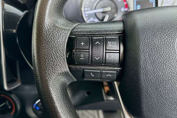 2021 Toyota HILUX SR (4x4) GUN126R FACELIFT 4X4