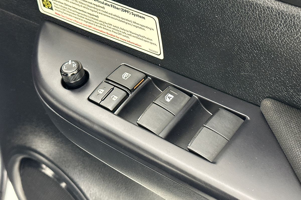 2022 Toyota HILUX SR (4x4) GUN126R 4X4