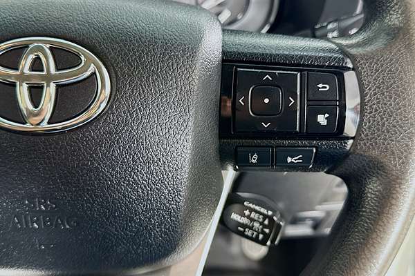 2020 Toyota HILUX SR (4x4) GUN126R FACELIFT 4X4