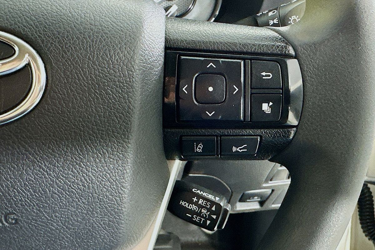 2021 Toyota HILUX SR (4x4) GUN126R FACELIFT 4X4
