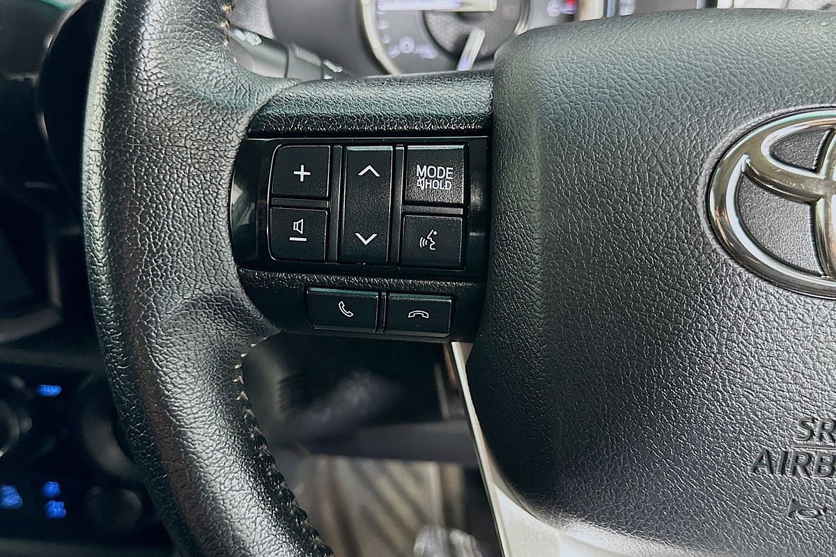 2021 Toyota HILUX SR5 (4x4) GUN126R FACELIFT 4X4