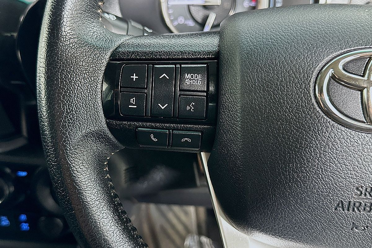 2021 Toyota HILUX SR5 (4x4) GUN126R FACELIFT 4X4