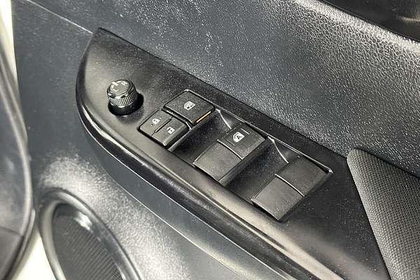 2021 Toyota HILUX SR (4x4) GUN126R FACELIFT 4X4