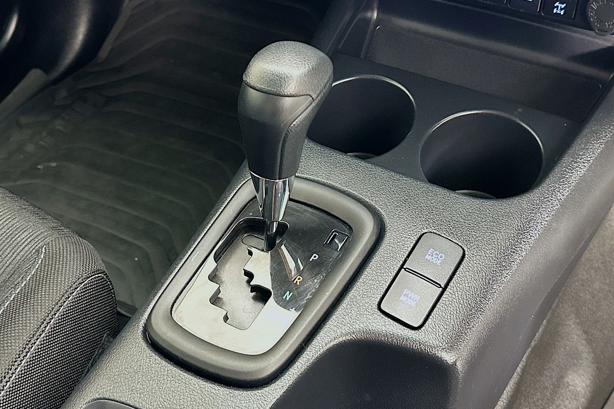 2020 Toyota HILUX SR GUN126R 4X4