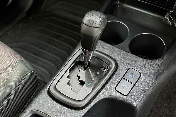 2017 Toyota HILUX SR HI-RIDER GUN136R REAR WHEEL DRIVE