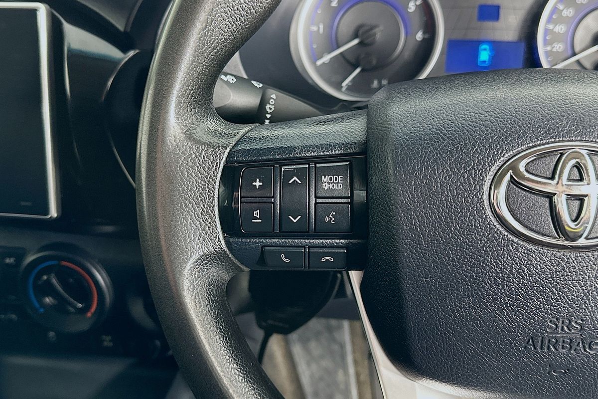 2015 Toyota HILUX SR GUN126R 4X4