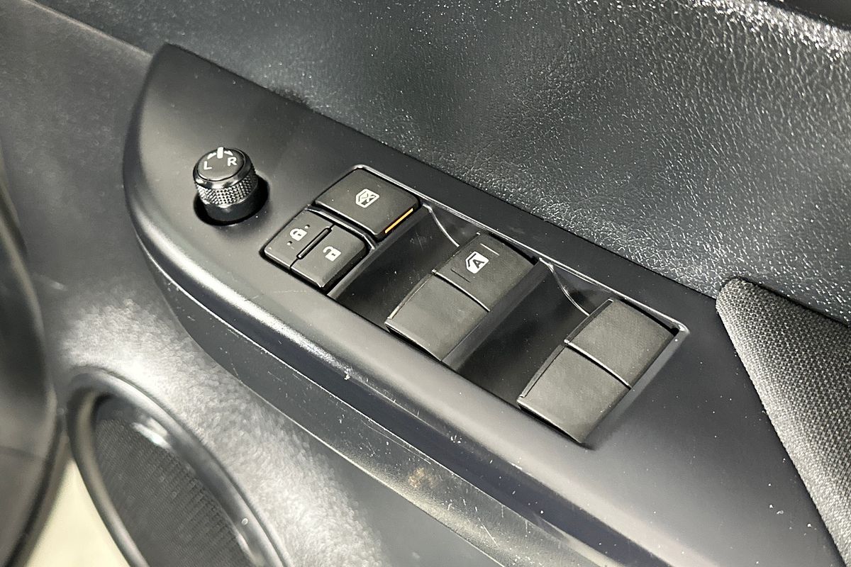 2023 Toyota HILUX SR (4x4) GUN126R 4X4