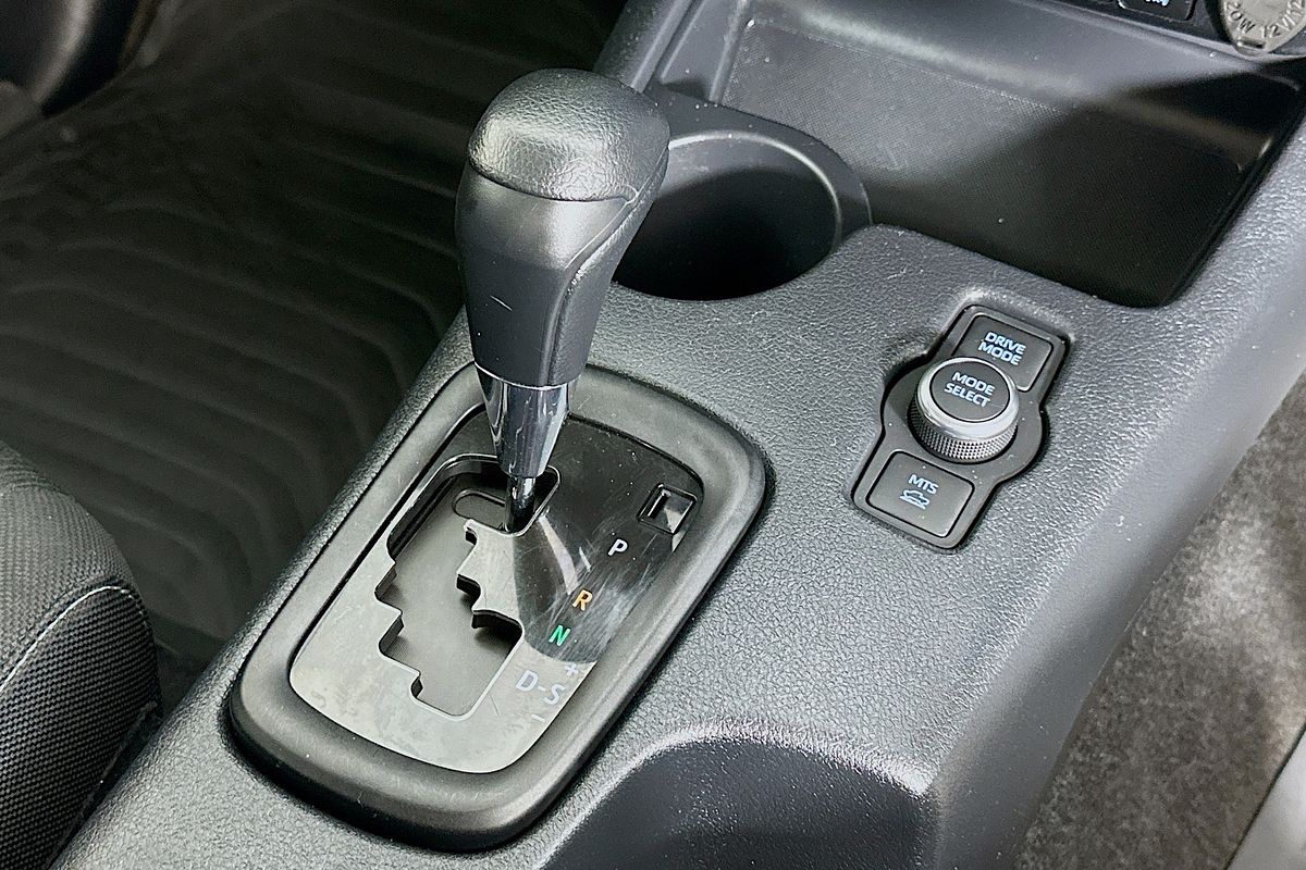 2024 Toyota HILUX SR 48V (4x4) GUN126R 4X4