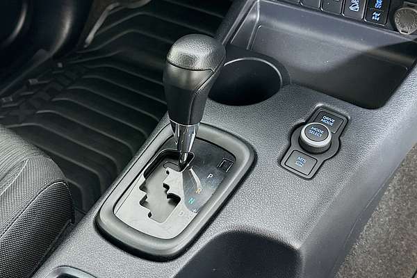 2024 Toyota Hilux SR 48V GUN126R 4X4