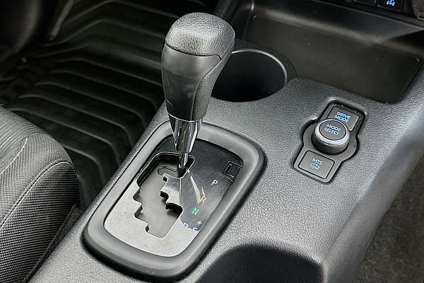 2024 Toyota HILUX SR 48V (4x4) GUN126R 4X4