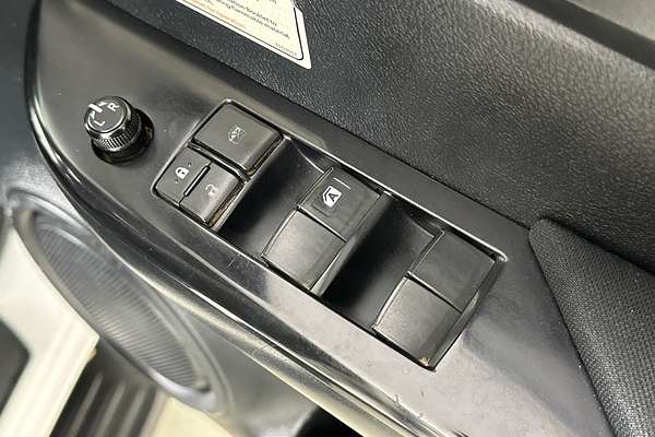 2021 Toyota HILUX SR (4x4) GUN126R FACELIFT 4X4