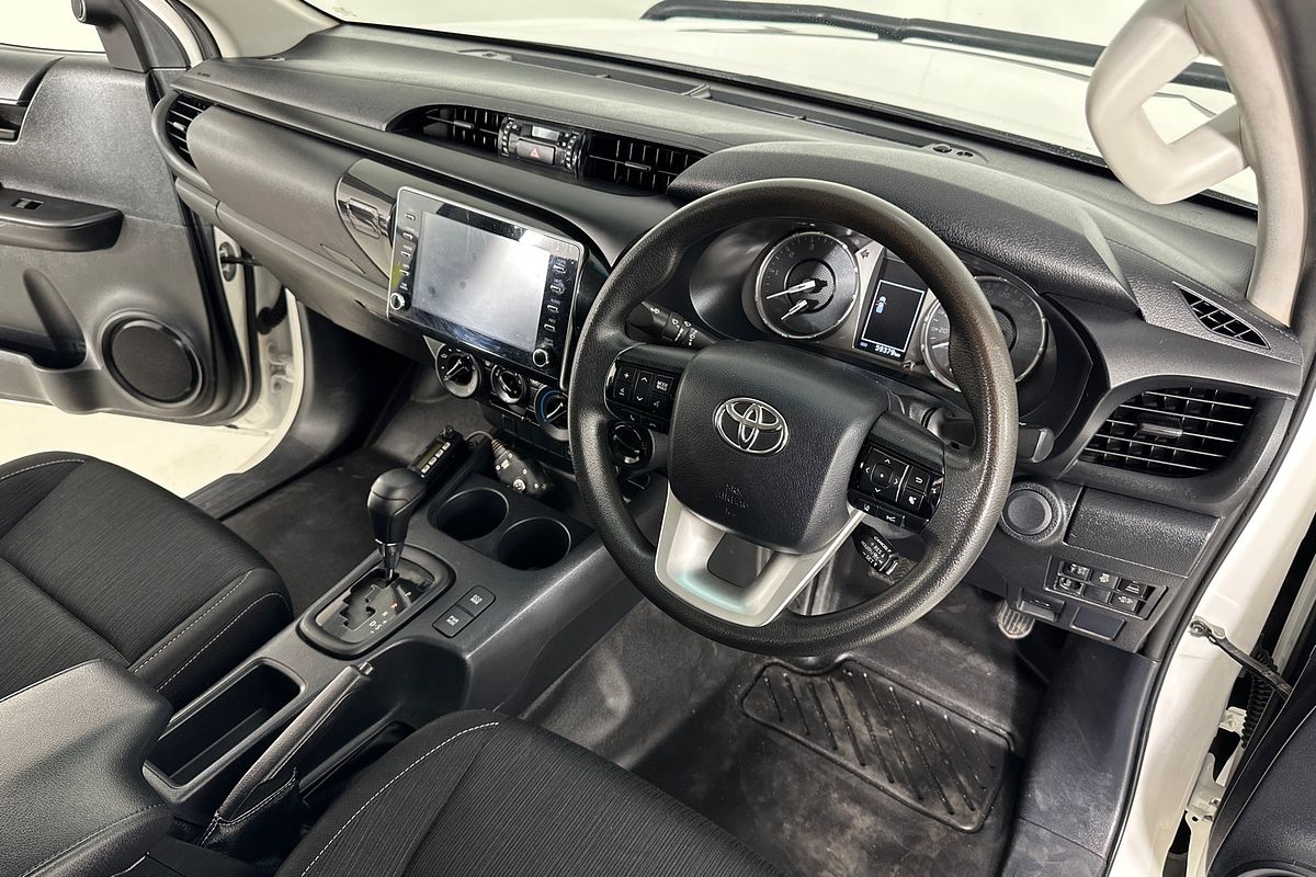 2021 Toyota HILUX SR (4x4) GUN126R FACELIFT 4X4