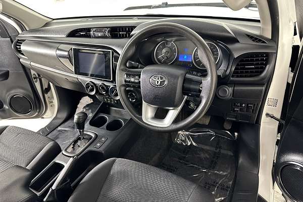 2016 Toyota HILUX SR (4x4) GUN126R 4X4