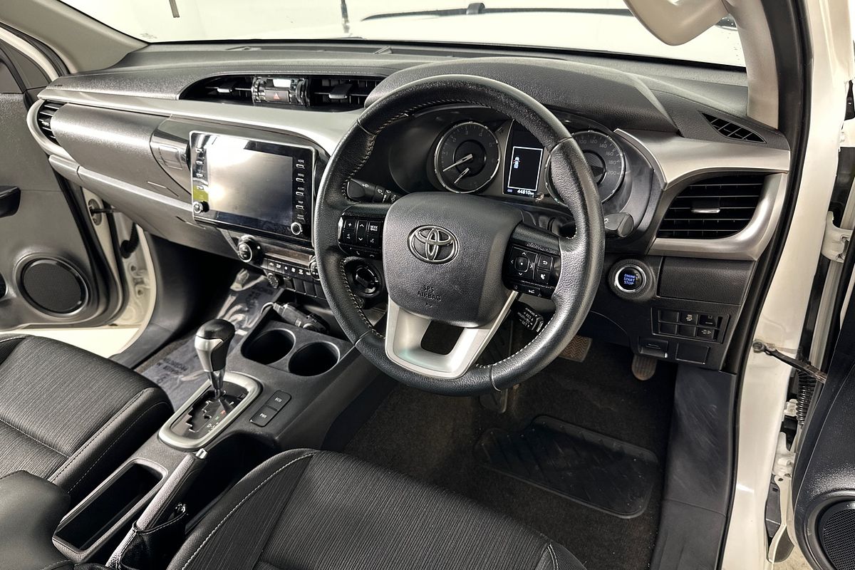 2021 Toyota HILUX SR5 (4x4) GUN126R FACELIFT 4X4