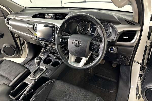 2021 Toyota HILUX SR5 (4x4) GUN126R FACELIFT 4X4