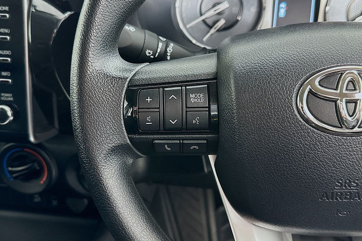 2024 Toyota HILUX SR GUN126R 4X4