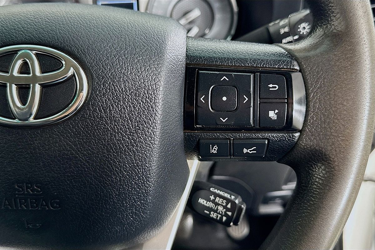 2021 Toyota HILUX SR (4x4) GUN126R FACELIFT 4X4