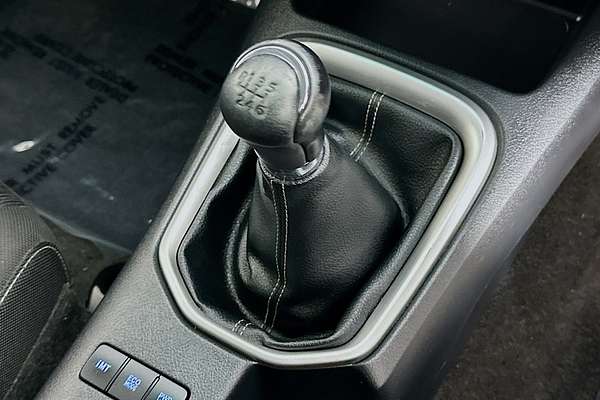 2016 Toyota HILUX SR5 (4x4) GUN126R 4X4
