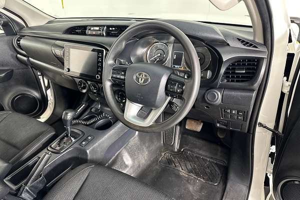 2021 Toyota HILUX SR (4x4) GUN126R FACELIFT 4X4