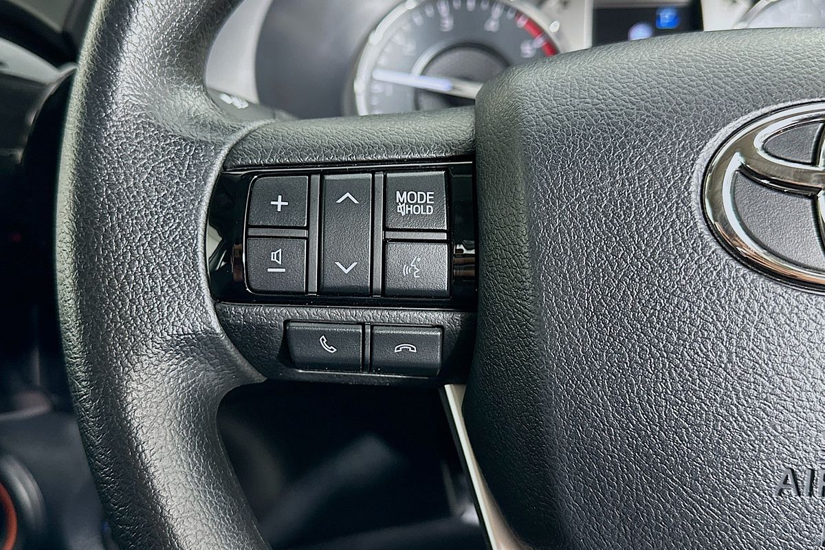 2024 Toyota HILUX SR GUN126R 4X4