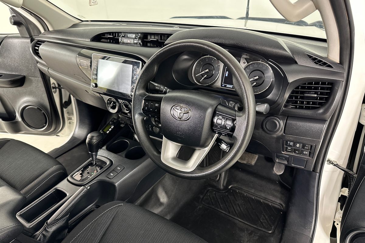 2022 Toyota HILUX SR (4x4) GUN126R 4X4