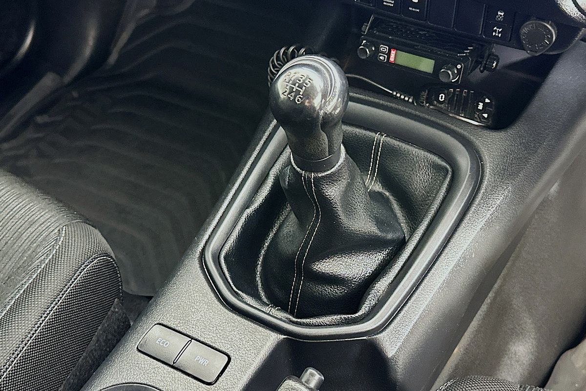 2022 Toyota HILUX SR (4x4) GUN126R 4X4