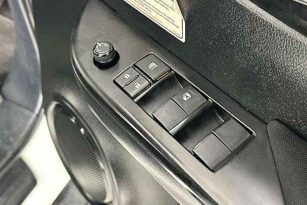 2021 Toyota HILUX SR (4x4) GUN126R FACELIFT 4X4