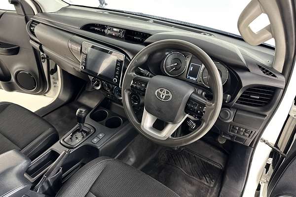 2020 Toyota HILUX SR (4x4) GUN126R FACELIFT 4X4