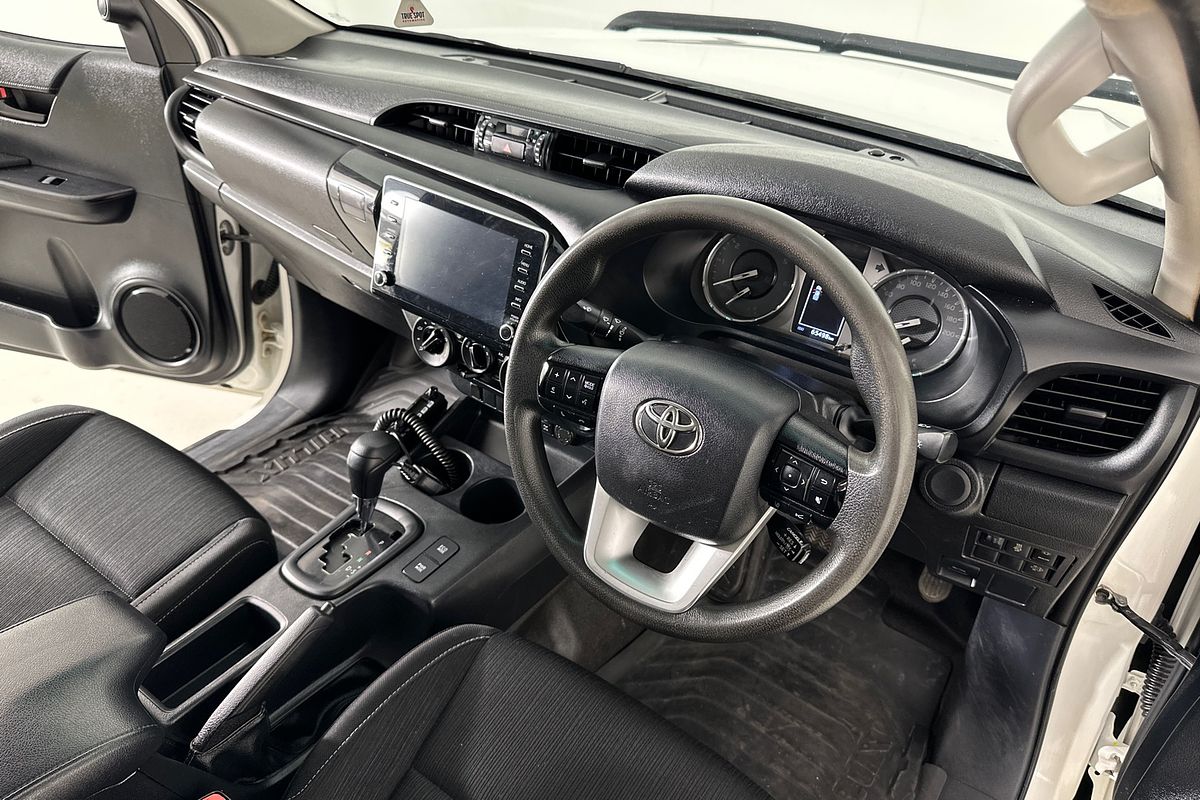 2021 Toyota HILUX SR (4x4) GUN126R FACELIFT 4X4