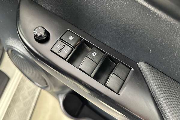 2020 Toyota HILUX SR (4x4) GUN126R FACELIFT 4X4