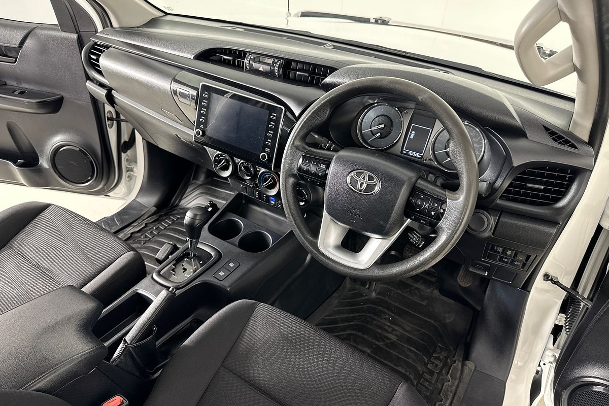 2021 Toyota HILUX SR (4x4) GUN126R FACELIFT 4X4
