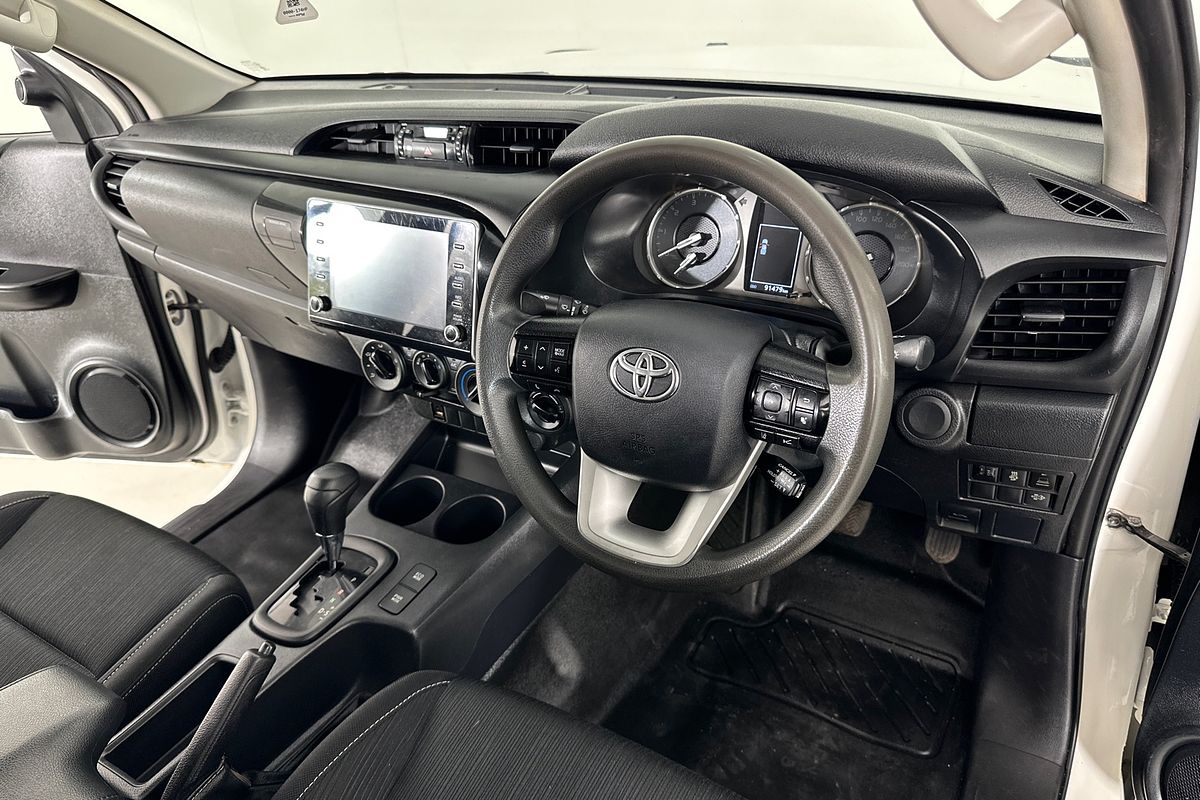 2020 Toyota HILUX SR (4x4) GUN126R FACELIFT 4X4