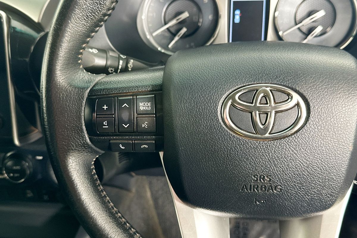 2021 Toyota HILUX SR5 (4x4) GUN126R FACELIFT 4X4