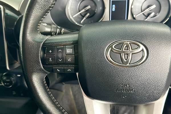 2021 Toyota HILUX SR5 (4x4) GUN126R FACELIFT 4X4