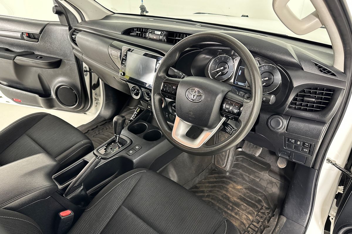 2021 Toyota HILUX SR (4x4) GUN126R 4X4