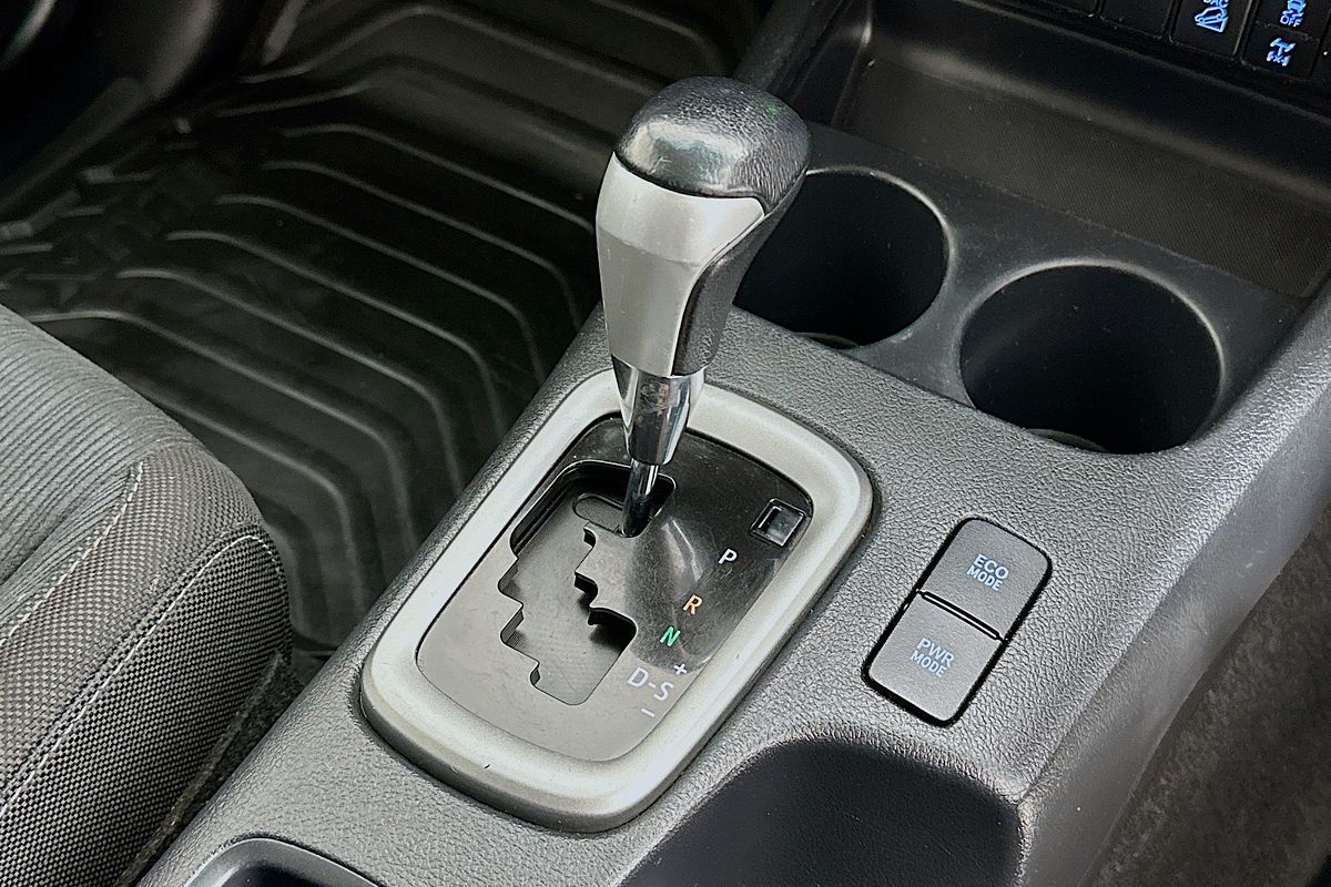2020 Toyota HILUX SR5 (4x4) GUN126R FACELIFT 4X4