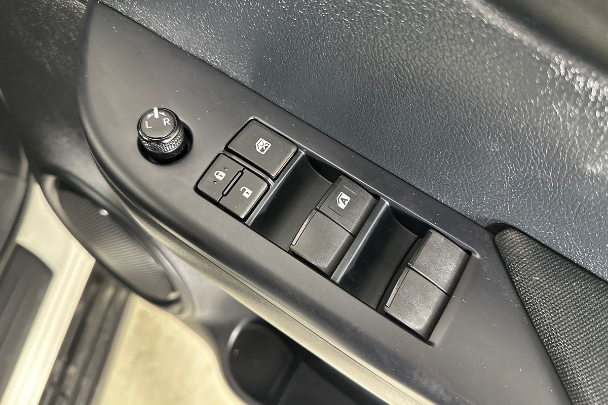 2023 Toyota HILUX SR (4x4) GUN126R 4X4