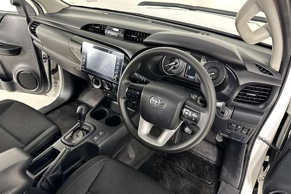 2020 Toyota HILUX SR (4x4) GUN126R FACELIFT 4X4