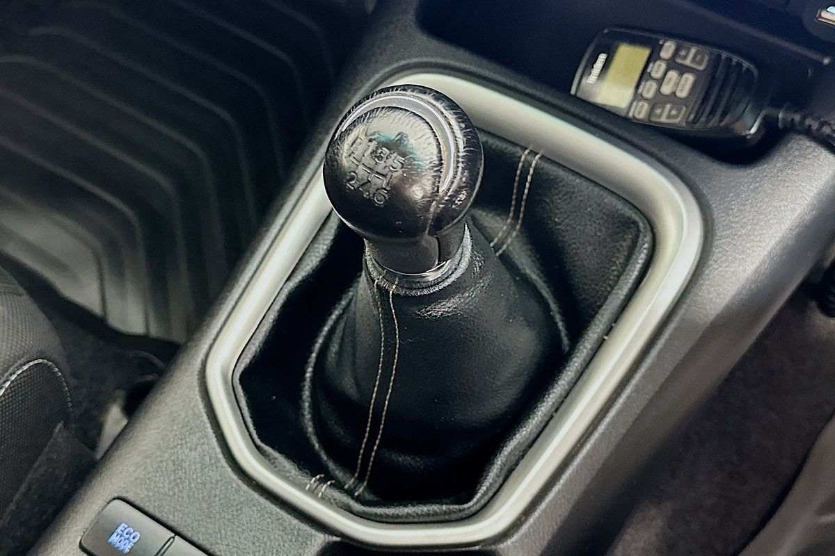 2021 Toyota HILUX SR5 (4x4) GUN126R 4X4