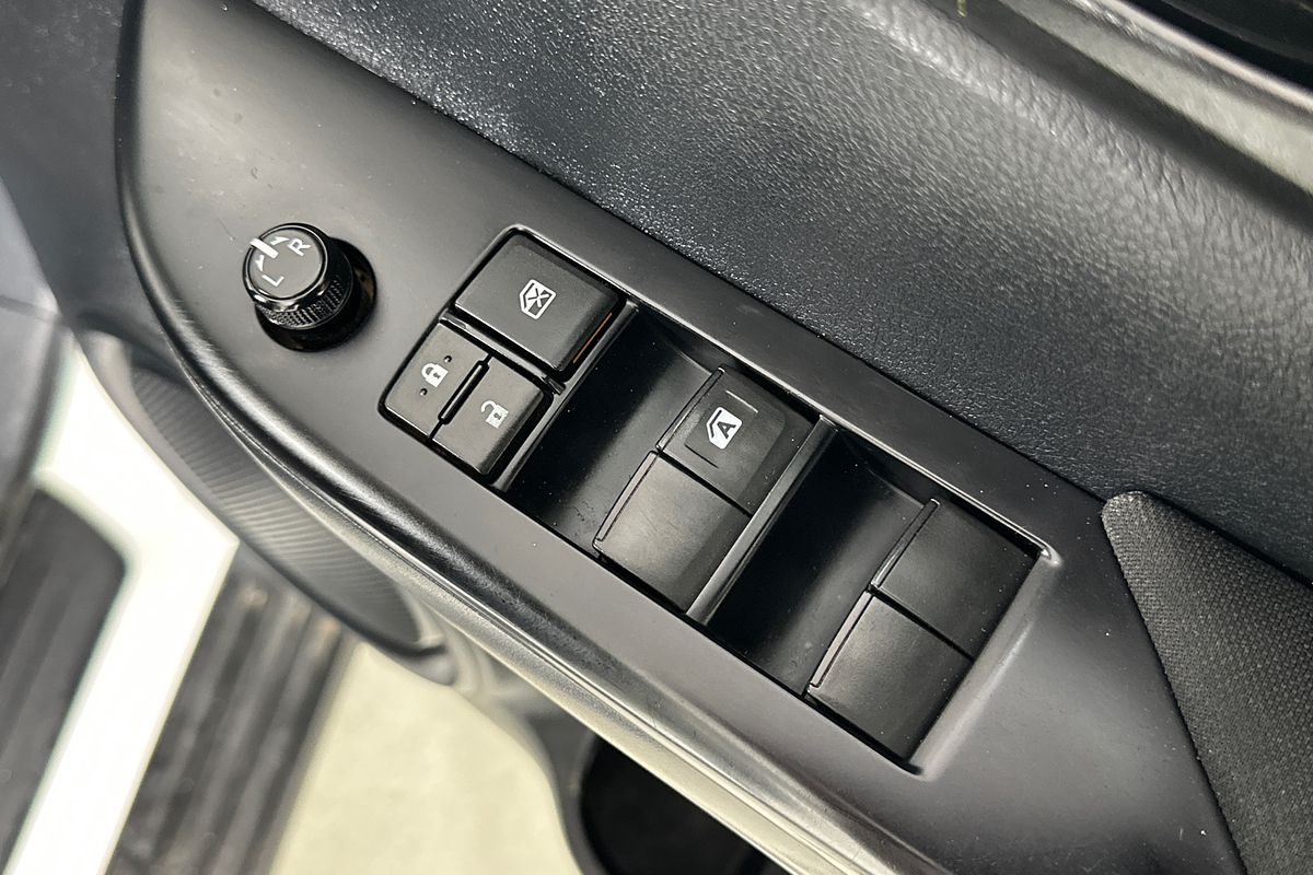 2019 Toyota HILUX SR (4x4) GUN126R MY19 UPGRADE 4X4