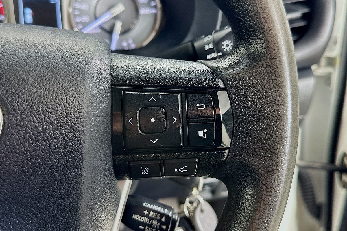 2020 Toyota HILUX SR (4x4) GUN126R FACELIFT 4X4